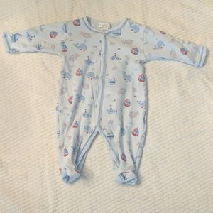 Kissy kissy onesie